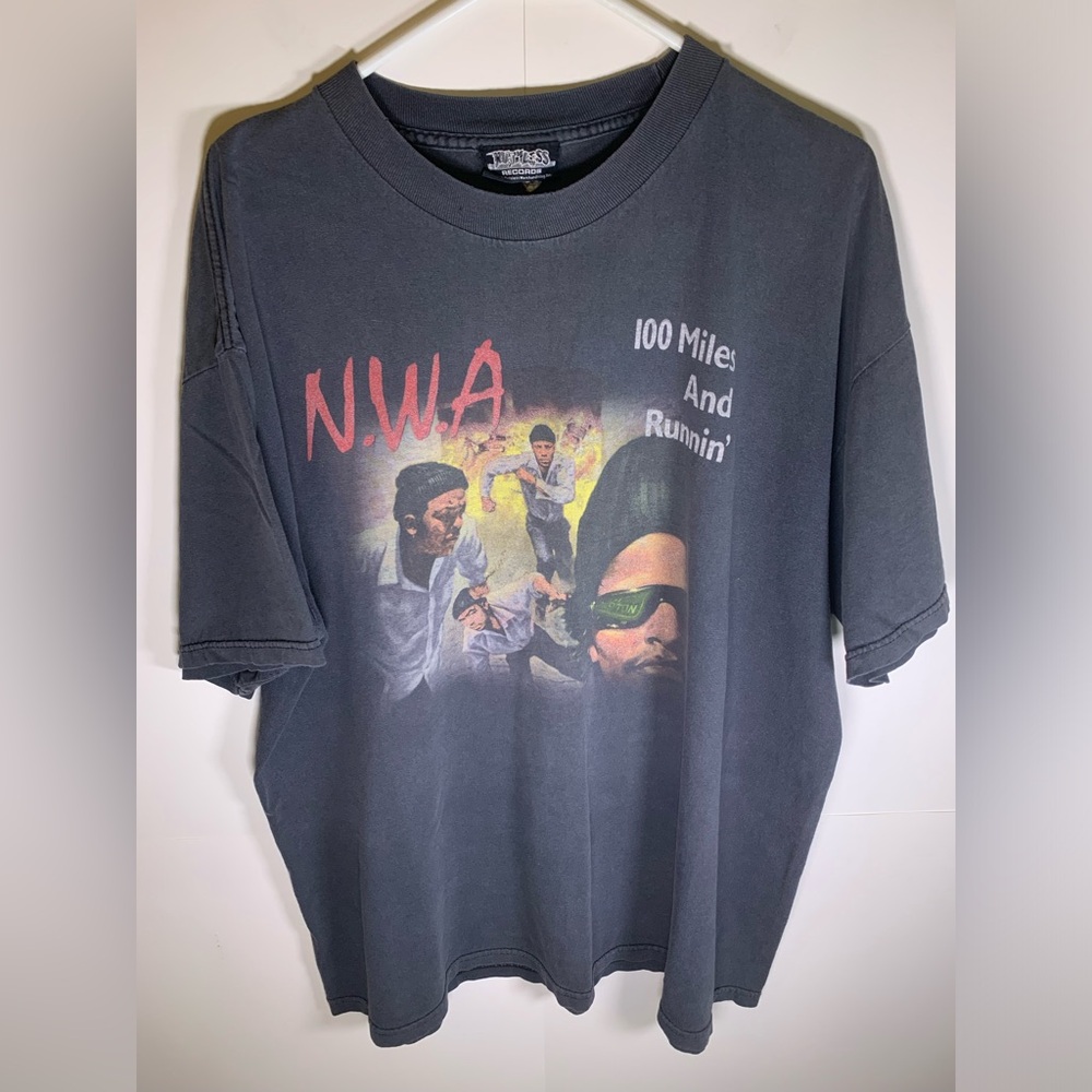 ❌SOLD❌ Vintage 2006 NWA 100 miles and runnin album cover shirt - Picture 2 of 9